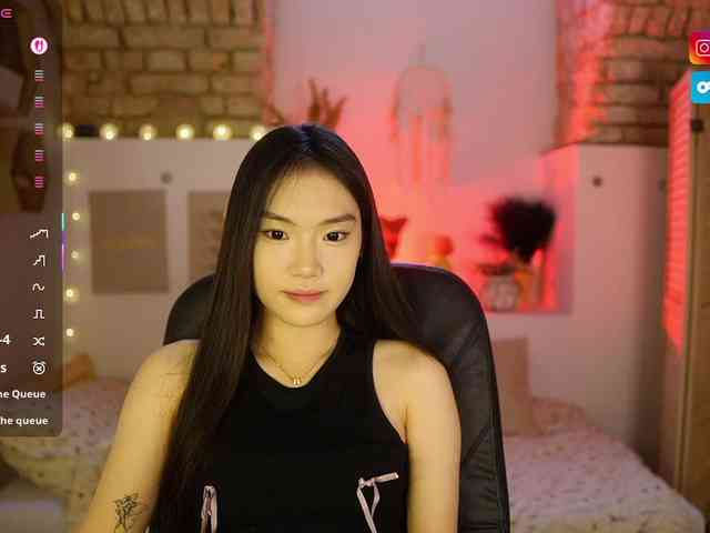 AllyahSky webcam