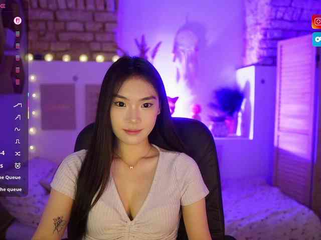AllyahSky webcam