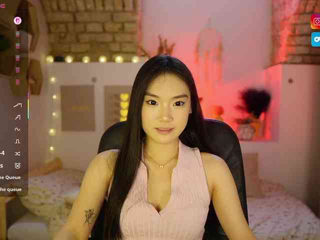 AllyahSky webcam