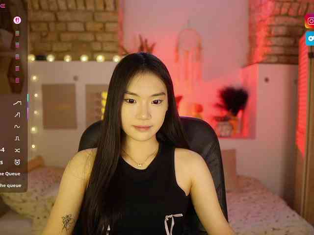 AllyahSky webcam
