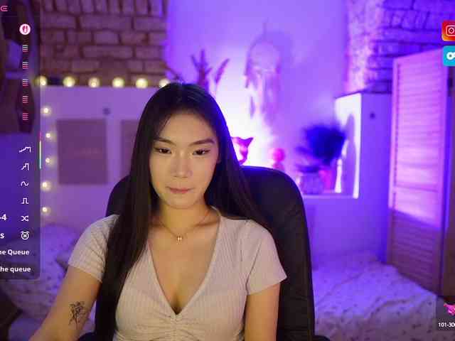 AllyahSky webcam