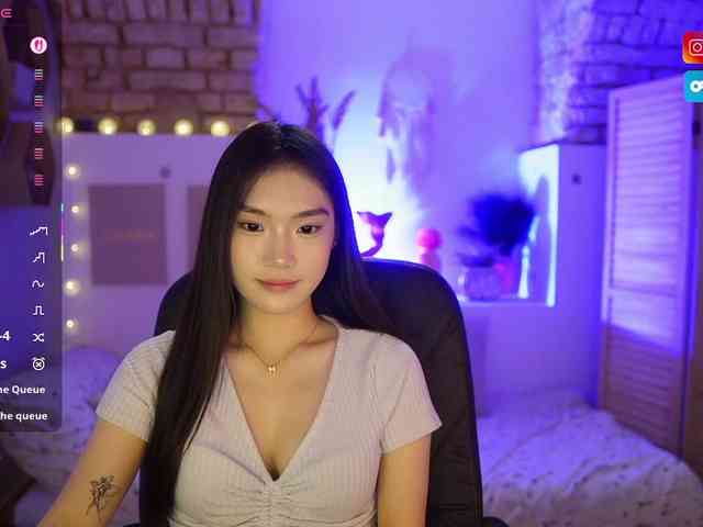 AllyahSky webcam