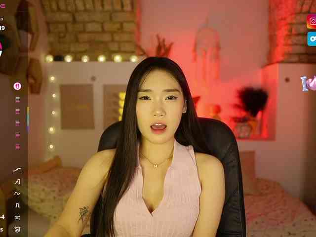 AllyahSky webcam