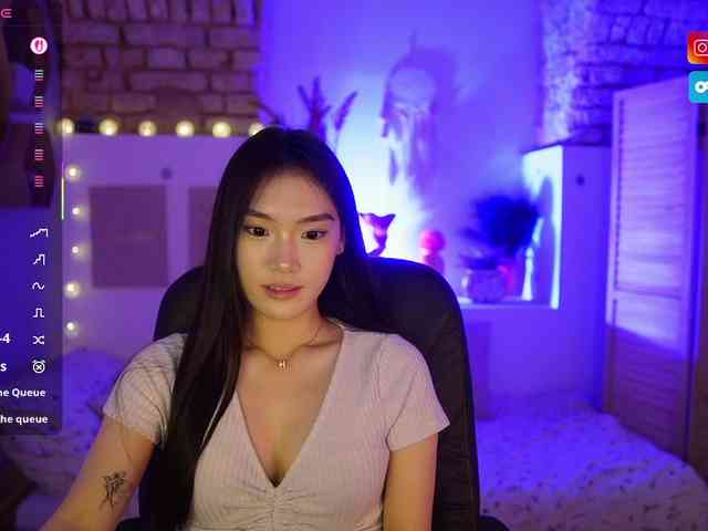 AllyahSky webcam