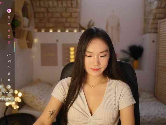AllyahSky webcam