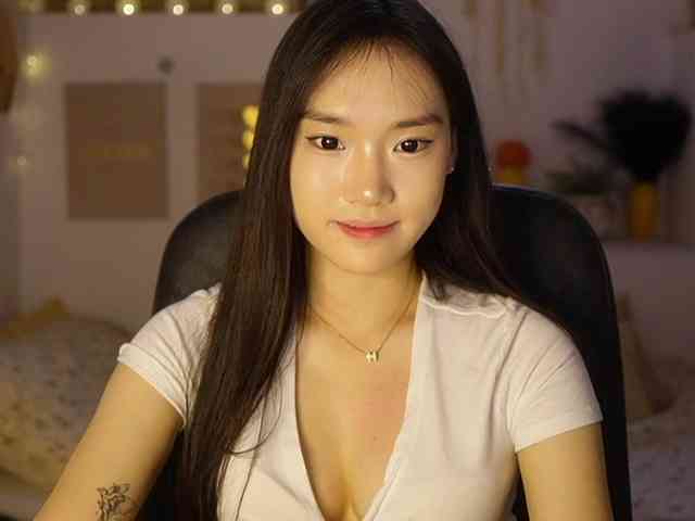 AllyahSky webcam