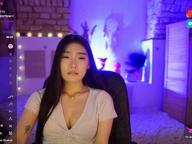 AllyahSky webcam