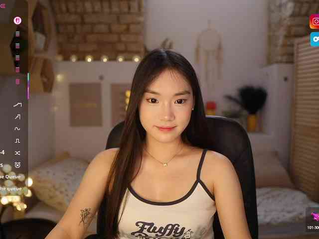 AllyahSky webcam