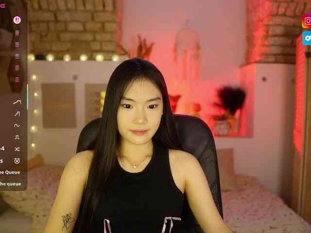 AllyahSky webcam