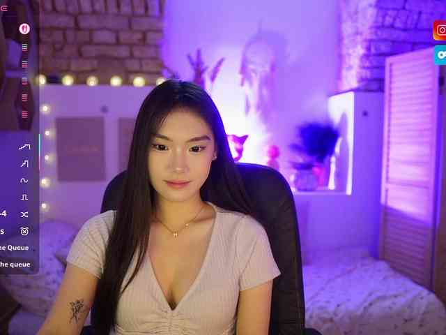 AllyahSky webcam