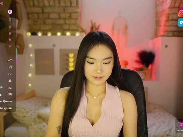 AllyahSky webcam