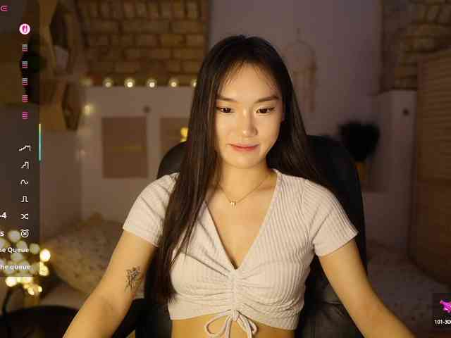 AllyahSky webcam