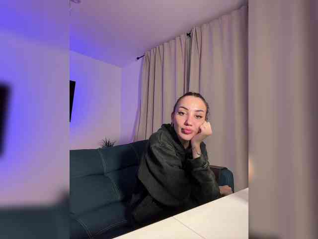 Lolaaamurr webcam