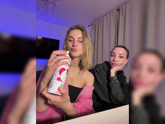 Lolaaamurr webcam