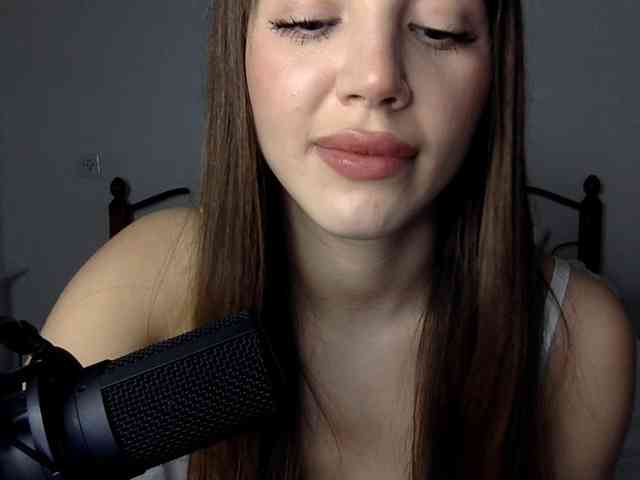 Evelonelfi Live Webcam on BongaCams