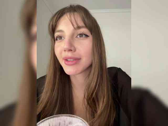 Evelonelfi Live Webcam on BongaCams