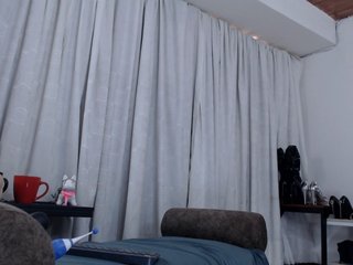 MAGHENTA Porn Show
