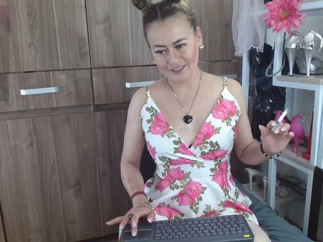 MAGHENTA's BongaCams show and profile