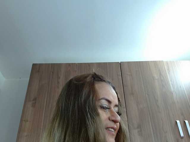 MAGHENTA's BongaCams show and profile