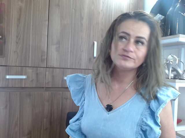 MAGHENTA's BongaCams show and profile