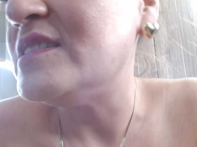 MAGHENTA's BongaCams show and profile