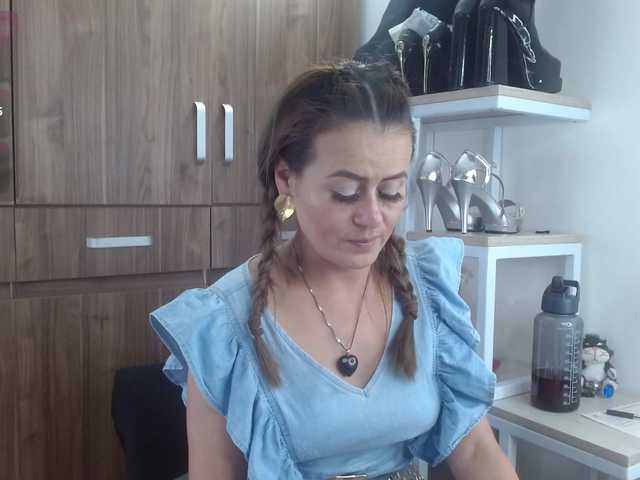 MAGHENTA's BongaCams show and profile