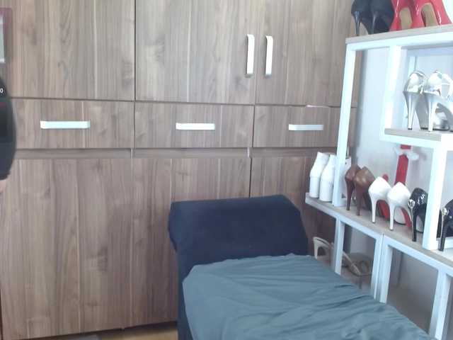 MAGHENTA's BongaCams show and profile