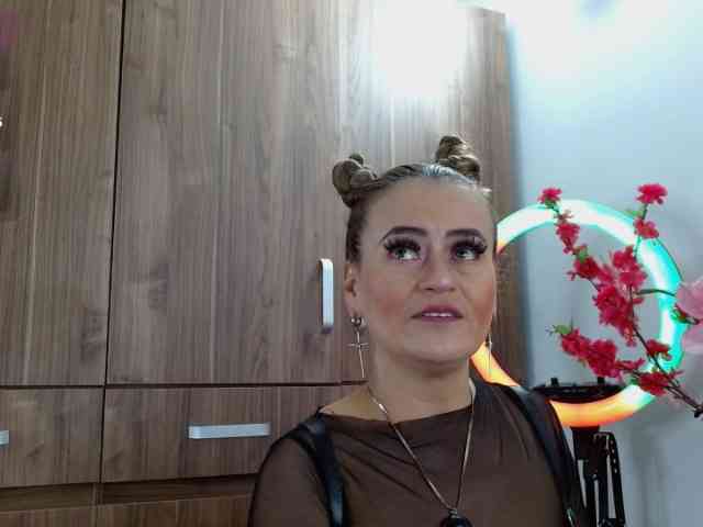 MAGHENTA Live Webcam on BongaCams