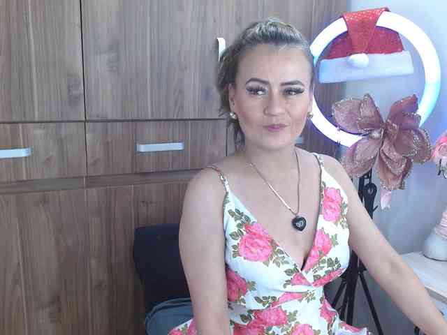 nude amateur chat MAGHENTA