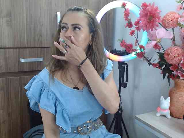 MAGHENTA MAGHENTA