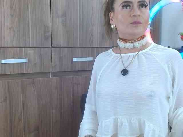 MAGHENTA MAGHENTA
