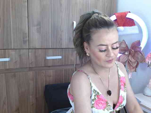 strip chat room MAGHENTA