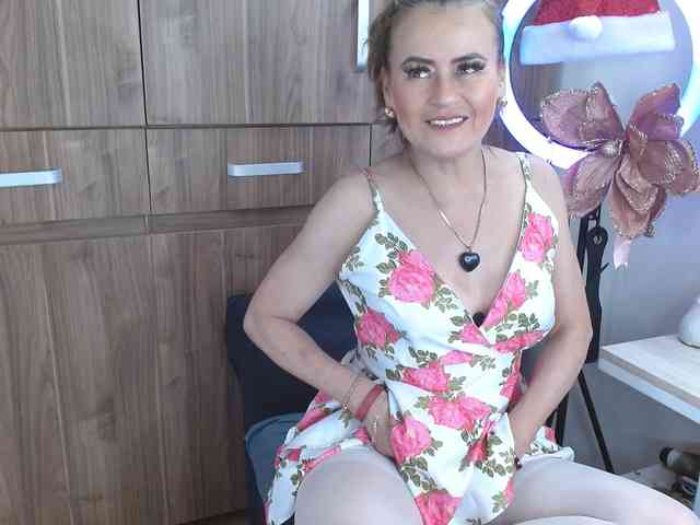 nude amateur chat MAGHENTA