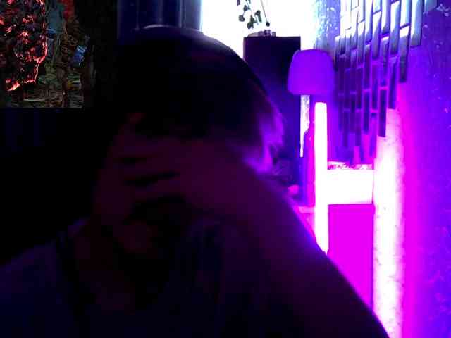 Raccoon11 Live Webcam on BongaCams