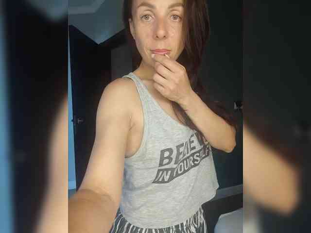 SENORITA_ webcam