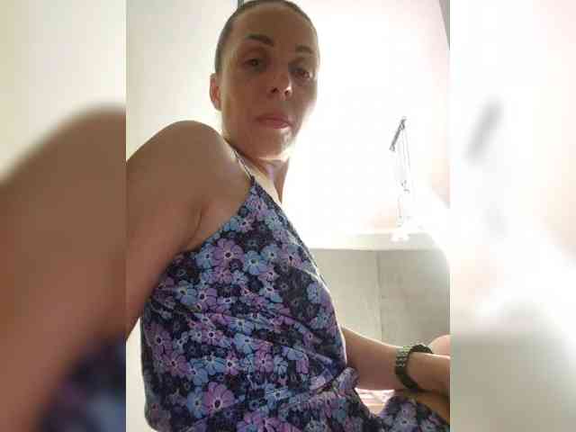 SENORITA_ webcam