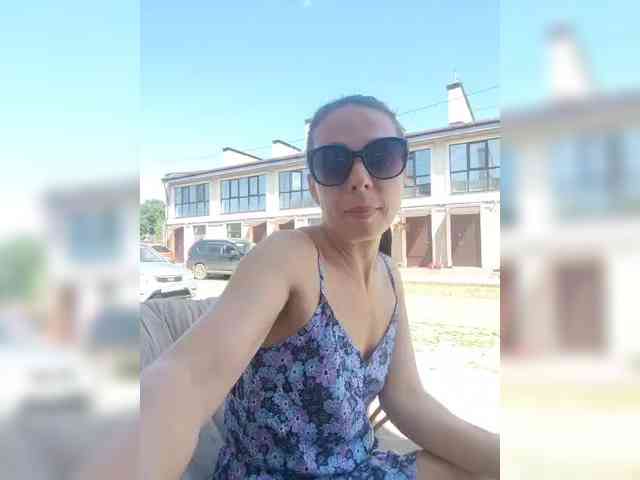 SENORITA_ webcam
