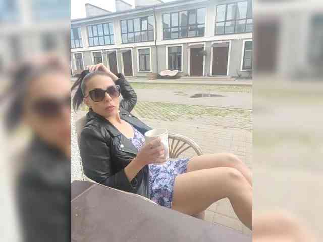 SENORITA_ webcam