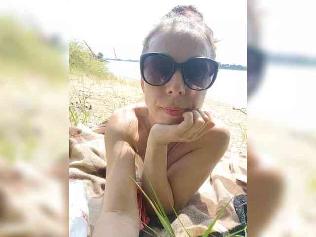 SENORITA_ webcam