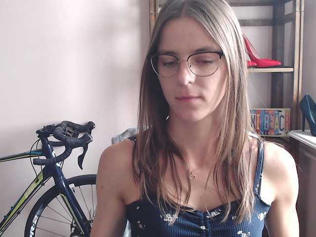 MegiKiss's BongaCams show and profile