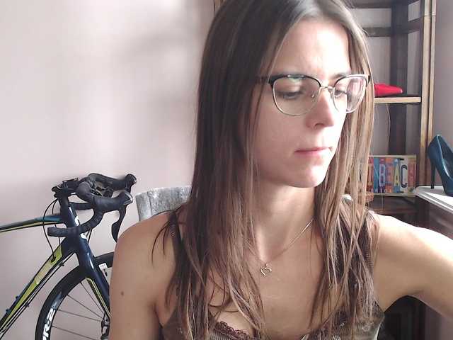 MegiKiss's BongaCams show and profile