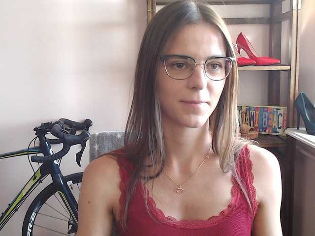 MegiKiss's BongaCams show and profile