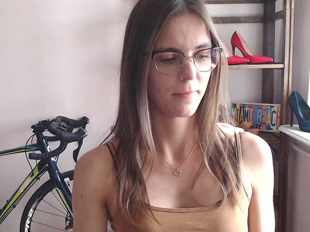 MegiKiss's BongaCams show and profile