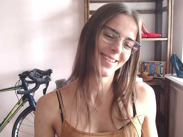 MegiKiss's BongaCams show and profile