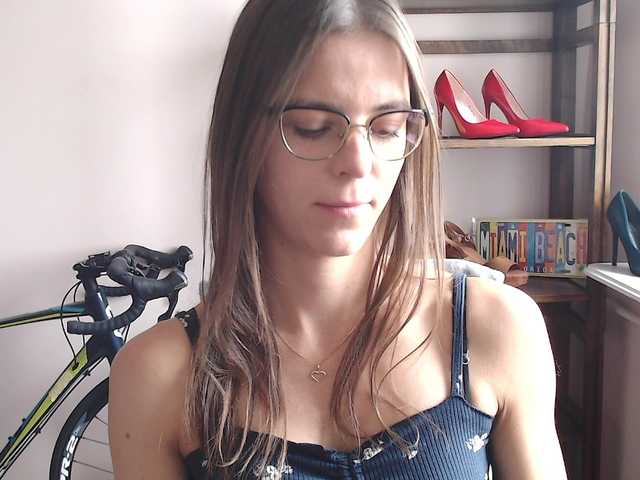 MegiKiss's BongaCams show and profile