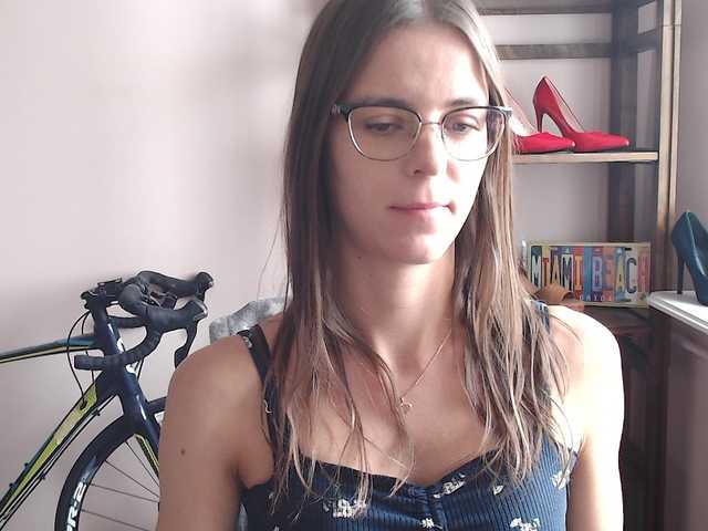 MegiKiss's BongaCams show and profile