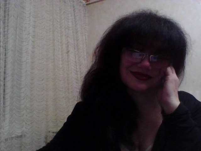 le modèle Sylvia-5 est en webcam porno dans un show sur le site bongacams, il possède les tags suivants: White/Caucasian,Brunette,Hairy