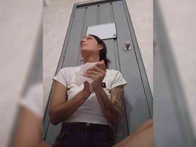 EmilyVahos webcam