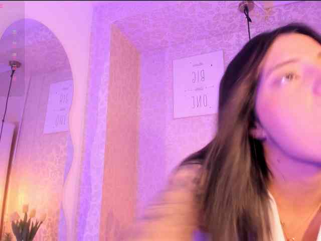 EmilyVahos webcam