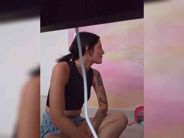 EmilyVahos webcam